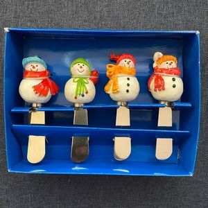 4 St Nicholas Square snowman cheese spreaders (3)